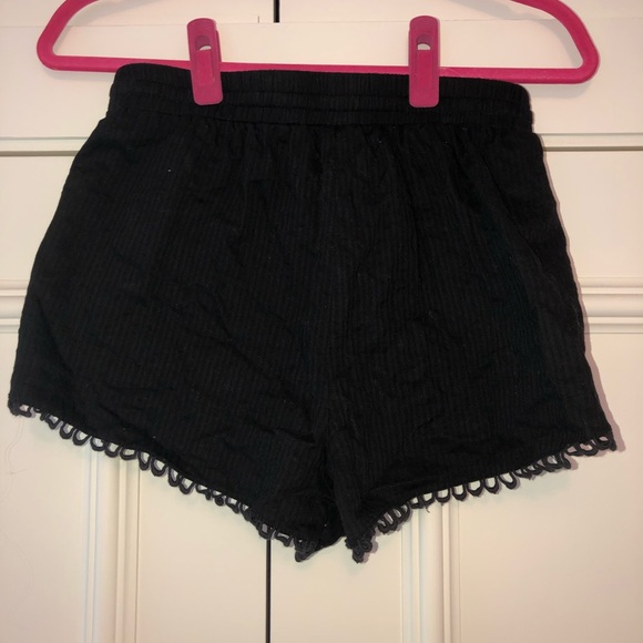 Pacsun ruffle edge shorts - Picture 7 of 7